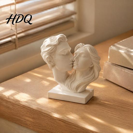 Modern Romantic Statue 3D Printed Couple Hugging Kissing Statue Minimalist Art Sculpture Matte White Bust Figurine for Desk Shelf Home Decor