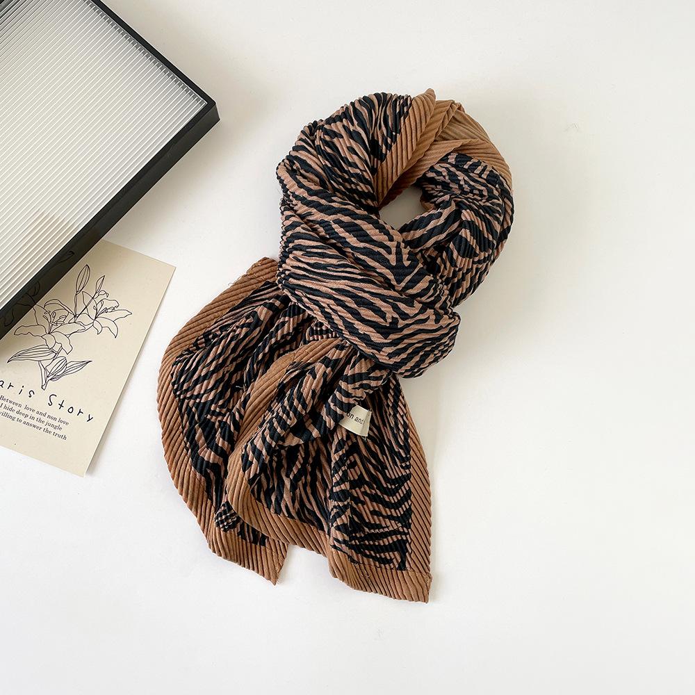 Autumn and Winter Advanced Sense In Wind Scarf Simple Khaki Digital Printing Warm Windproof Pleated College Style Scarf