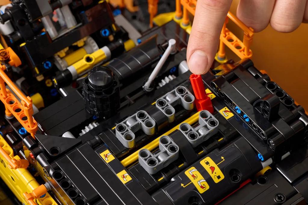 LEGO Technic 42215 Volvo EC500 Hybrid Excavator