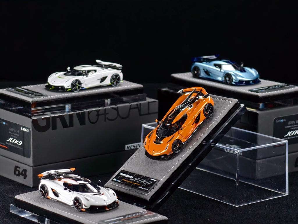 1:64,Attack Limited Edition Collection-A Ready-to-Ship Set of Resin Static Miniature Realistic Car Collectible Models As Gifts.