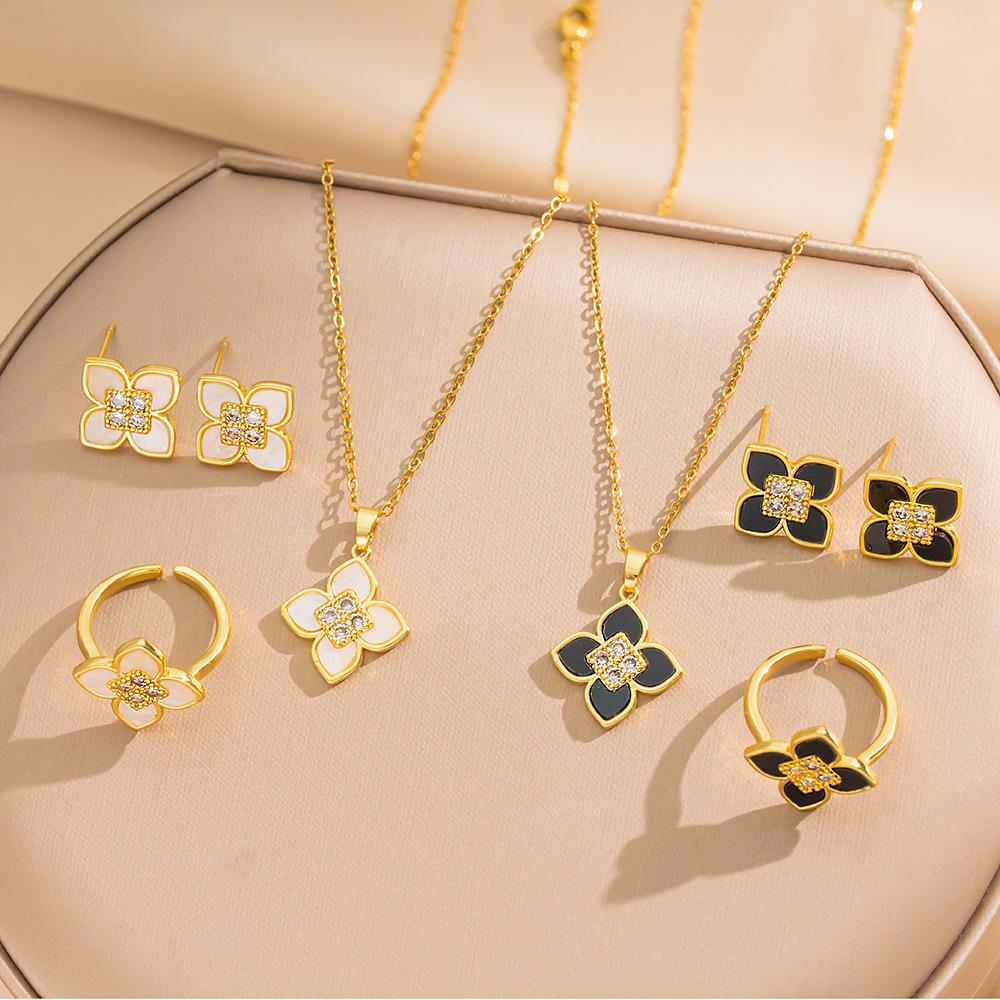 New Lucky Four-Leaf Clover Necklace, Earrings and Ring Set - Simple and Versatile Three-Piece Set