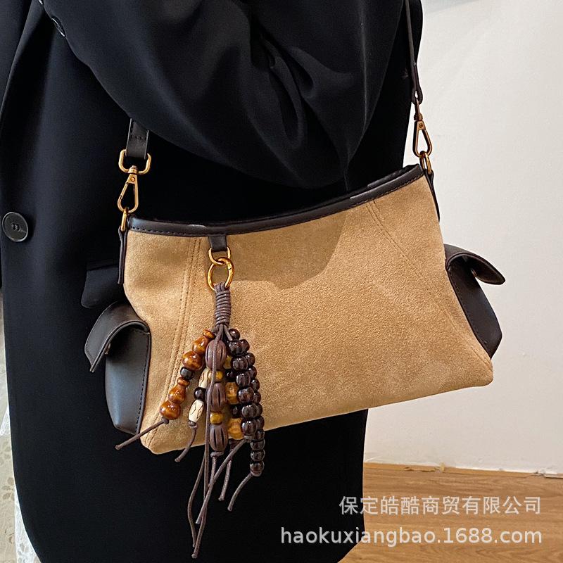 Underarm bag women's 2025 new autumn and winter high-end retro fashion shoulder bag suede messenger bucket bag
