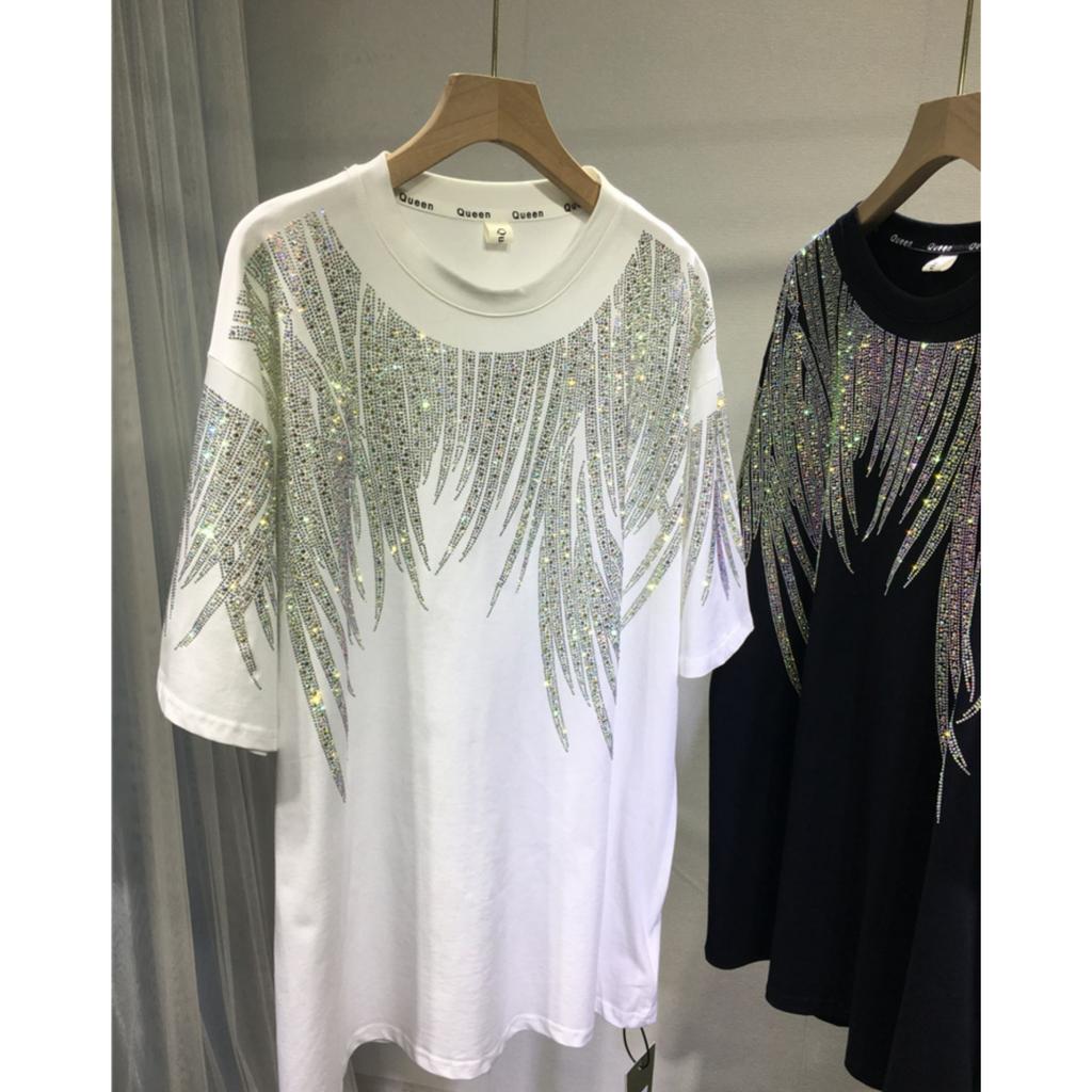 T-shirt a maniche corte da donna con ali di piume di diamanti lucidi industriali pesanti di grandi dimensioni