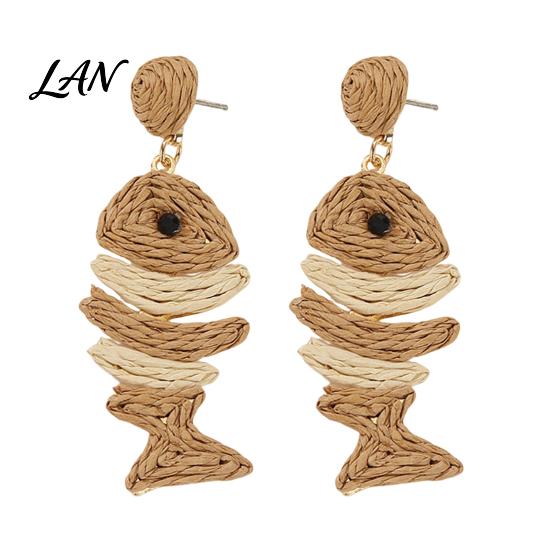 Raffia Earrings 1 Pair Boho for Women, Handmade Rattan Fish Shape Summer Vacation Jewelry Earrings, Bohemian Straw Drop Dangle Tropical Beach