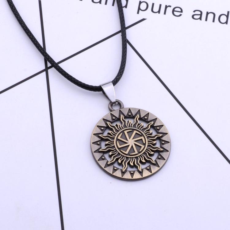 Nordic Viking Runes Odin Compass Pendant Necklace for Men - Trendy Accessory