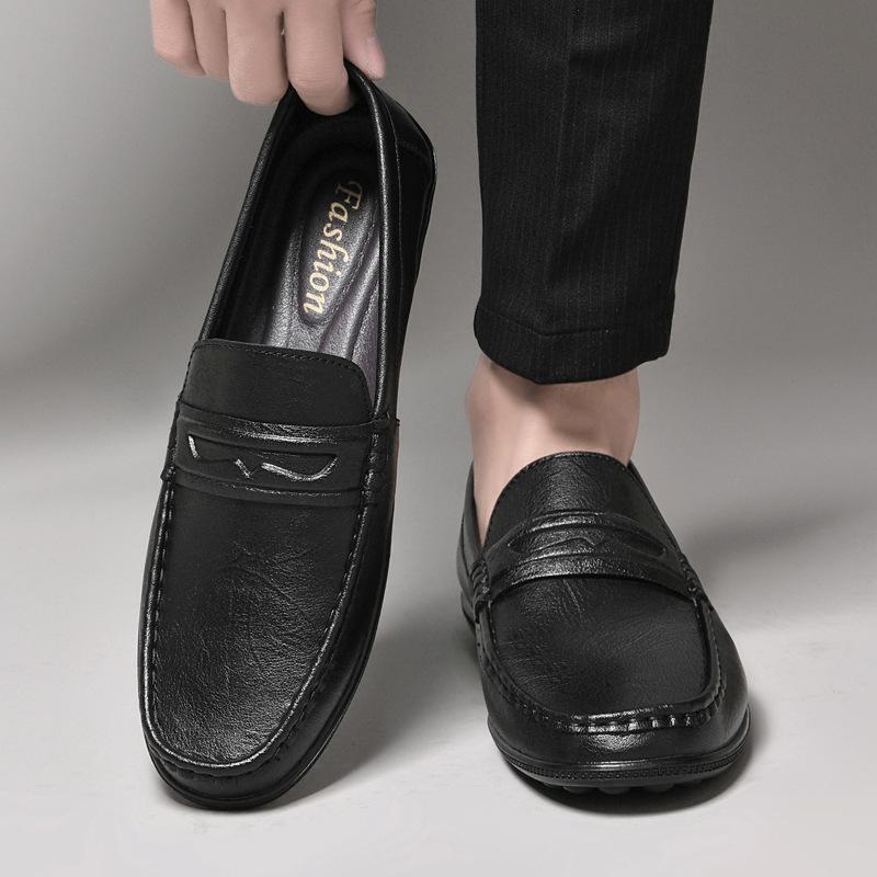 Men's large-size leather foot-fitting lazy shoes soft-soled Doudou shoes British driving shoes punching leather shoes