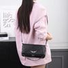 2025 Nová dámská crossbody kabelka-clutch s kamínky a křídlem