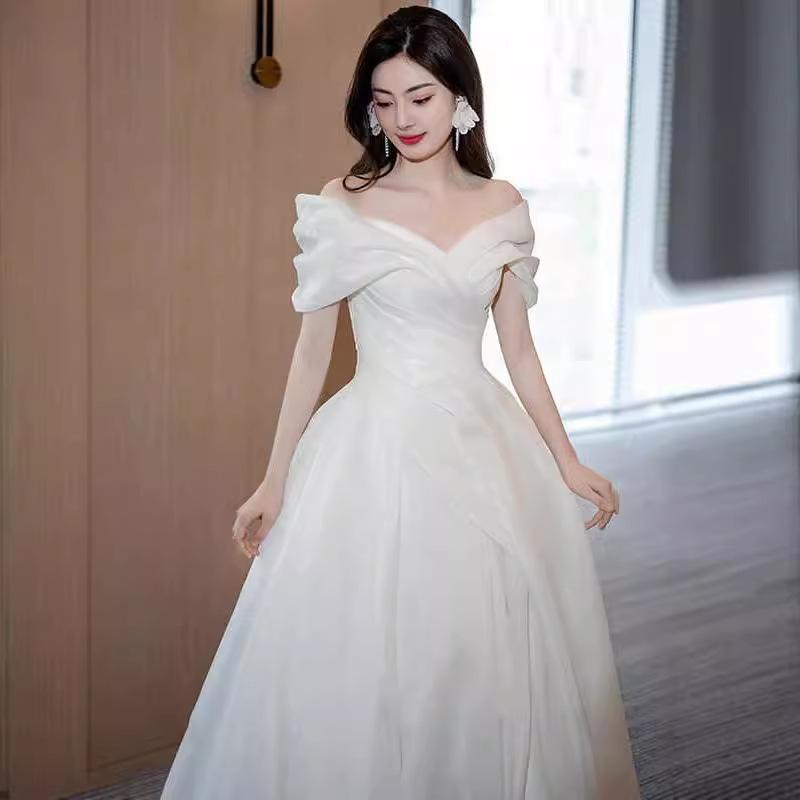 French Light Wedding Dress Bride 1011 New One-word Shoulder Satin Main Yarn Large Size Simple Door Yarn Welcome Yarn Travel Photography