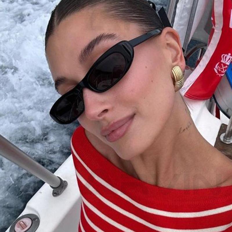 Women's Retro Oval Sunglasses Black Small Frame Fashion Brand Trendy Points Sun Glasses Ladies Star Shades UV400 Eyewear