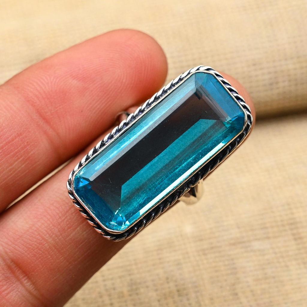 Wunderschöner handgefertigter Ring aus 925er Sterlingsilber mit blauem Topas-Edelstein als Hochzeitsgeschenk
