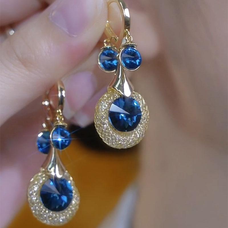 2024 Luxurious Gold Wire Mesh Blue Crystal Ear Cuff Earrings - Unique, Versatile Ear Jewelry