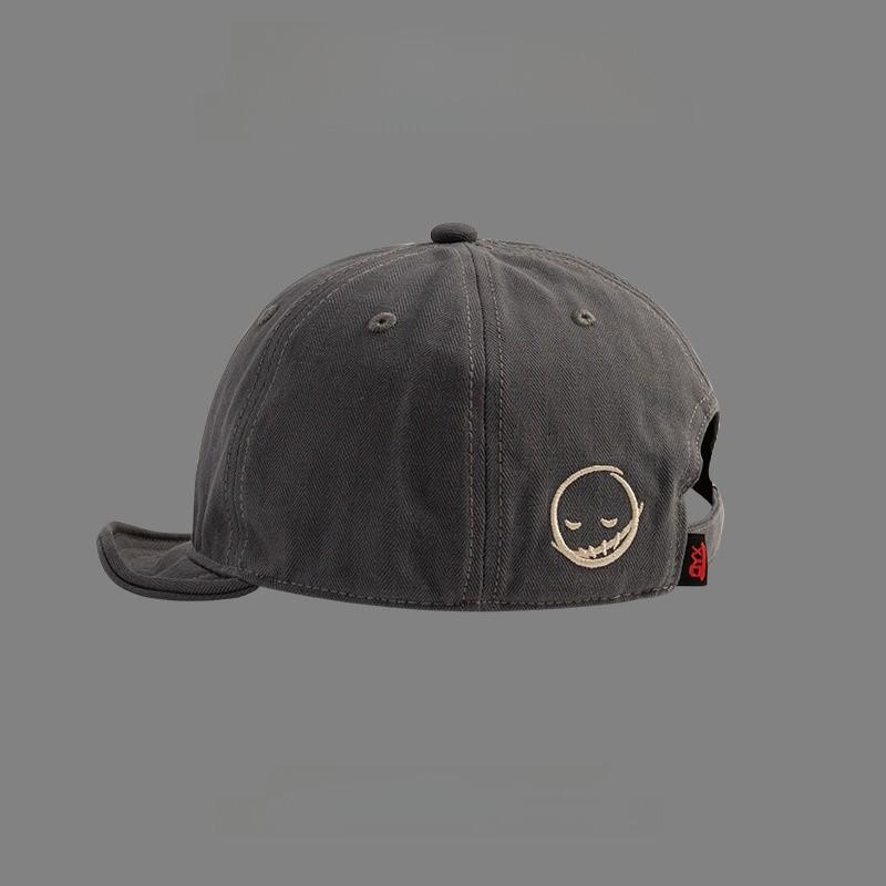 Short Brim Side Smile Baseball Cap With Adjustable Cotton Material For Casual Summer Wear