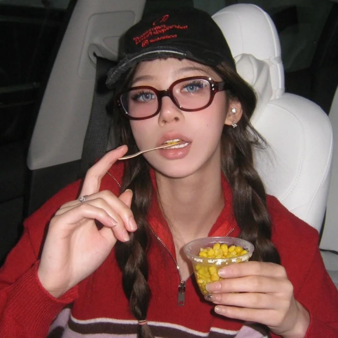 

Vintage Decorative Goggles Retro Square Frame Eyeglass Women Red Computer Reading Glasses Clear Blue Light Blocking Eyewears