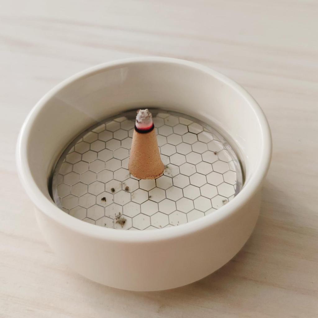 Stylish Ceramic Incense Burner with Metal Mesh, Katori Incense Stick Holder, Mini Cone Incense Set, Ideal for Buddhist Altars, Yoga, Reading, Pets,