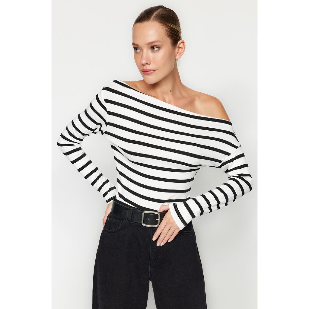 Marineblau gestreifte, hochwertige, weiche Strickbluse mit U-Boot-Ausschnitt und taillierter Passform Twoaw24bz00227