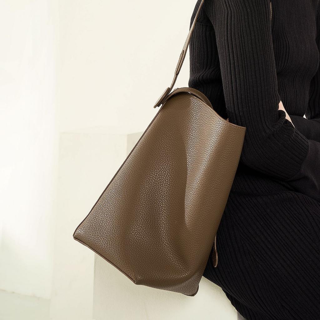 Niche Design Cowhide Bucket Bag New Casual Simple Tote Bag Large Capacity Portable Shoulder Messenger Bag