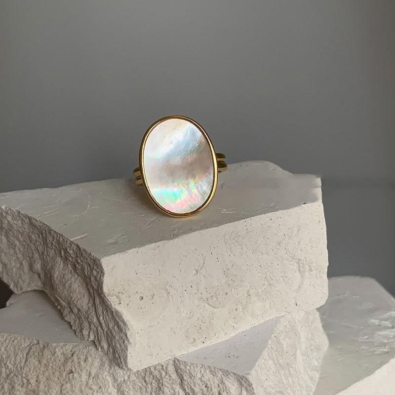 Fashionable S925 Pure Silver Oval Open Shell Ring Ideal For Unique Gift Giving Occasions