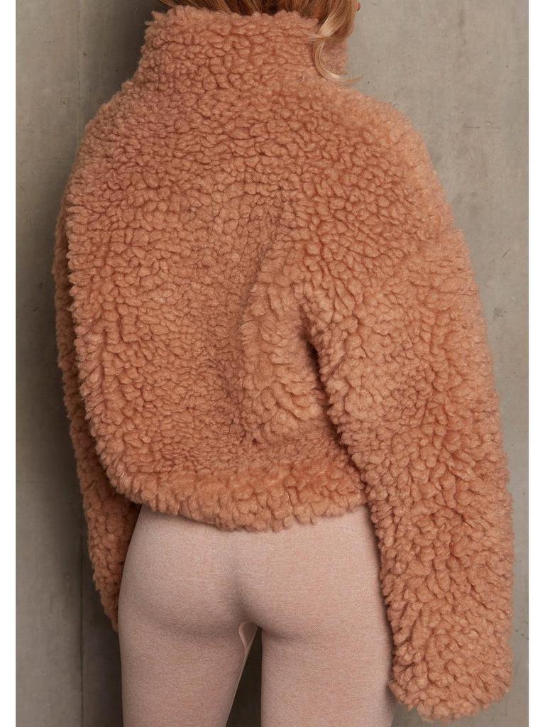 Dámský krátký kardiganový kabátek z plyšové jehněčí vlny na podzim/zimu 2023