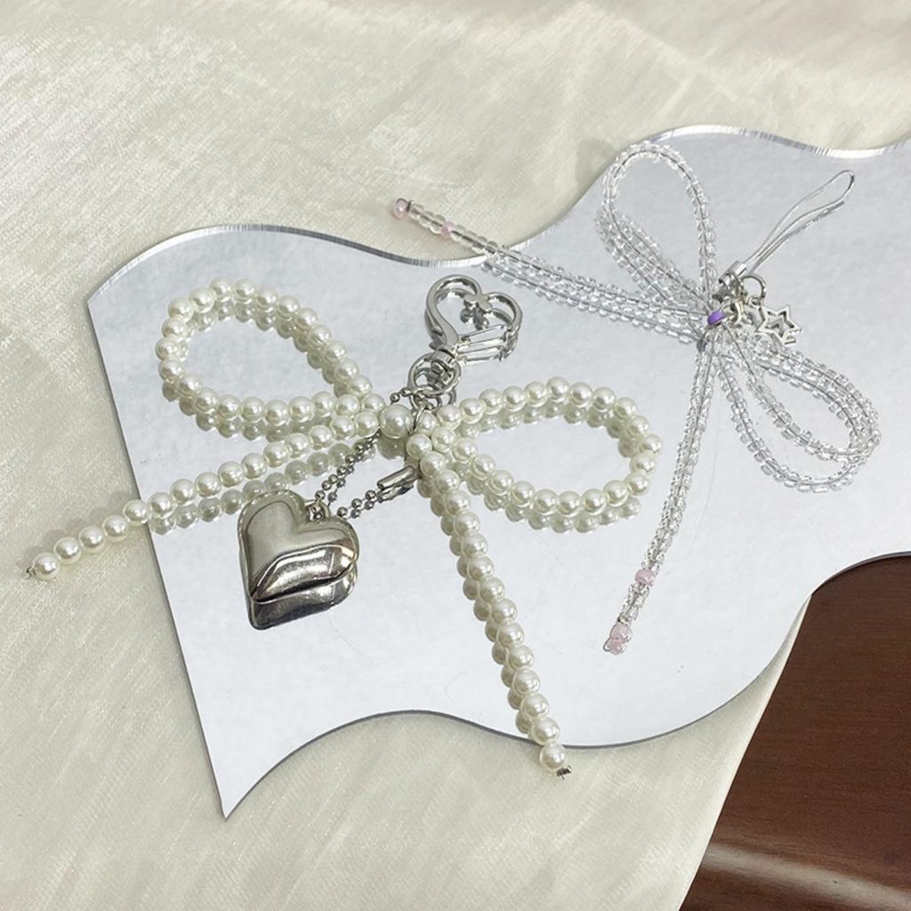 Jemný korálkový přívěsek na klíče Ručně vyráběný přívěsek na klíče ve tvaru luku Srdce Keychain Ornament Perleťová dekorace na tašky a telefony