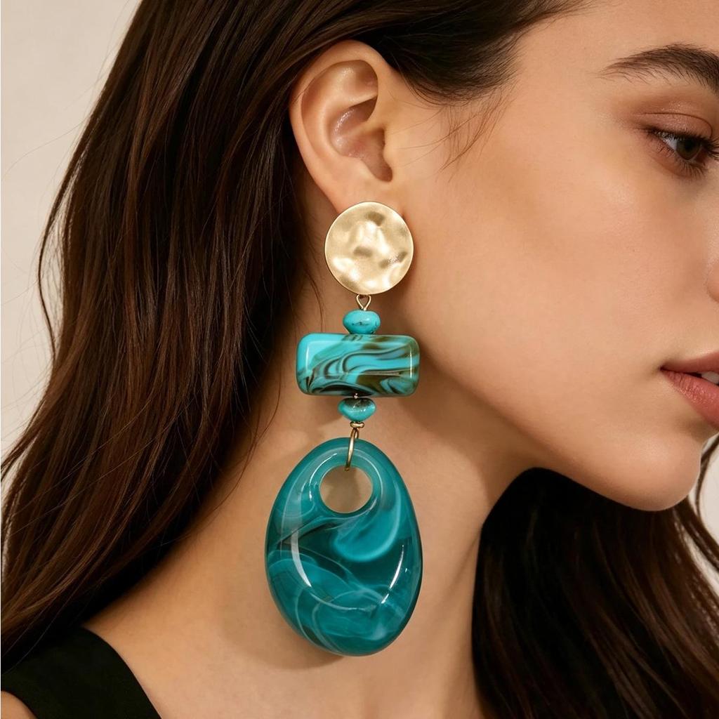 Geometric Hollow Oval Earrings: Smudged, Spliced Stud Design for Women