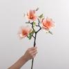 Decoração de casa – Flores e coroas artificiais
