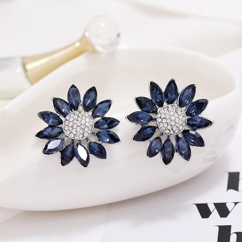 S925 silver needle fashion personality crystal stud earrings femininity exaggerated simple earrings versatile flower diamond ear jewelry