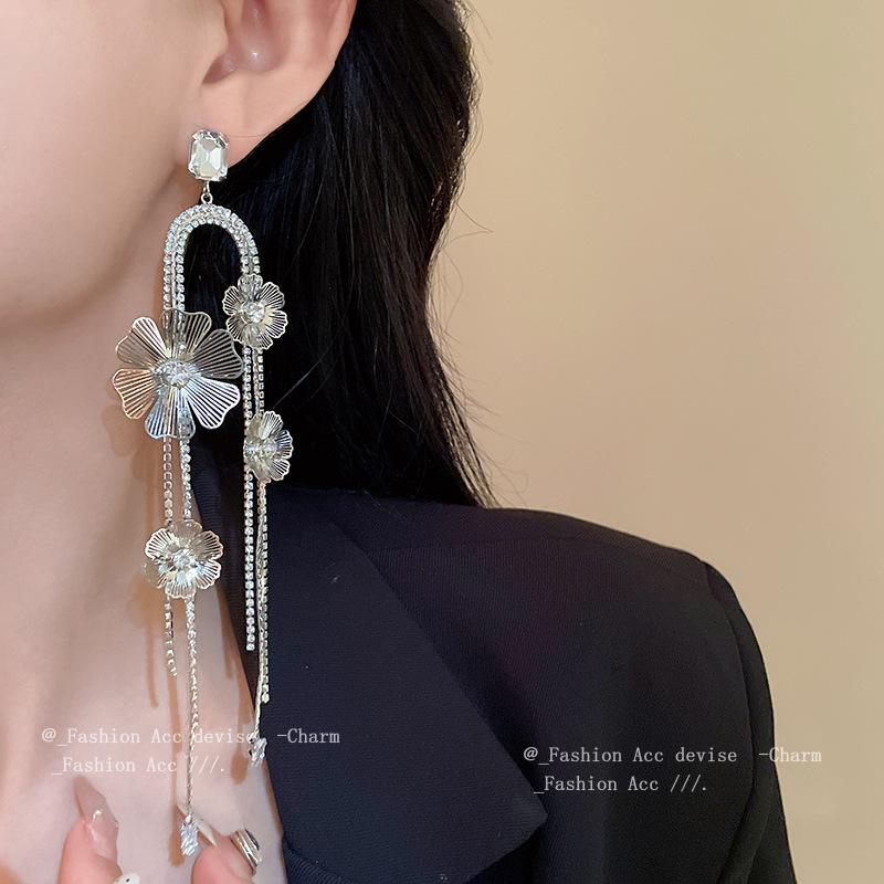 Diamond-Studded Silver Flower Tassel Earrings: Luxurious European and American Style, Elegant & Chic Dangle Earrings for Women