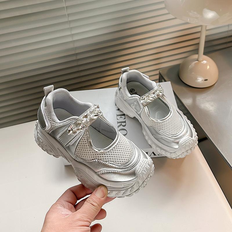 

Trendy girls sports shoes, new spring and summer models, children s mesh breathable dad shoes, running shoes for older girls 26 серебряный