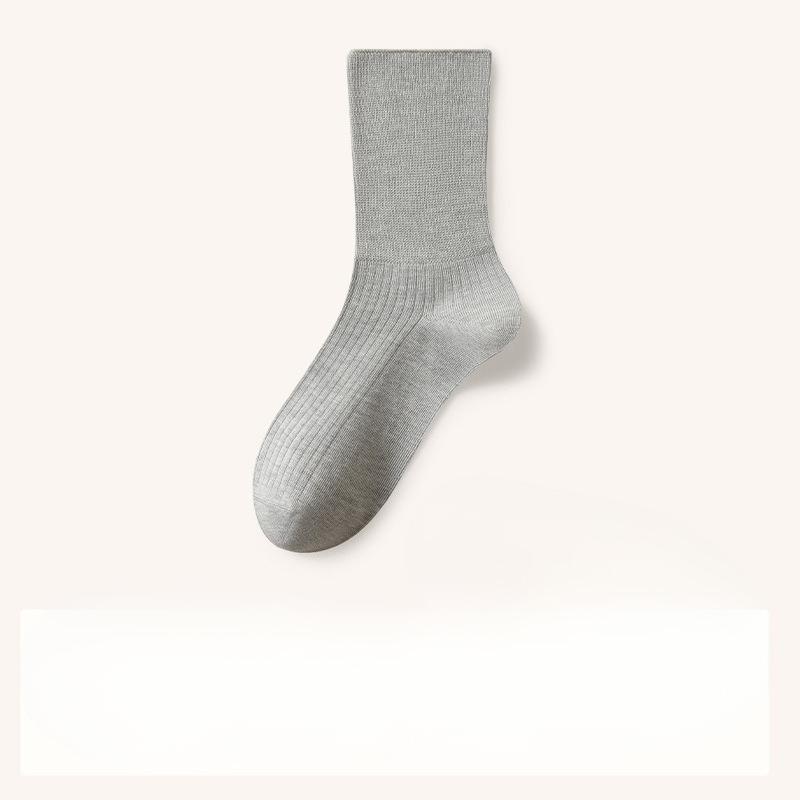 Autumn and Winter Collection of Mulberry Silk Men's Thick, Loose, Boneless, Antibacterial and Deodorizing Black Mid-calf Socks From Hosiery