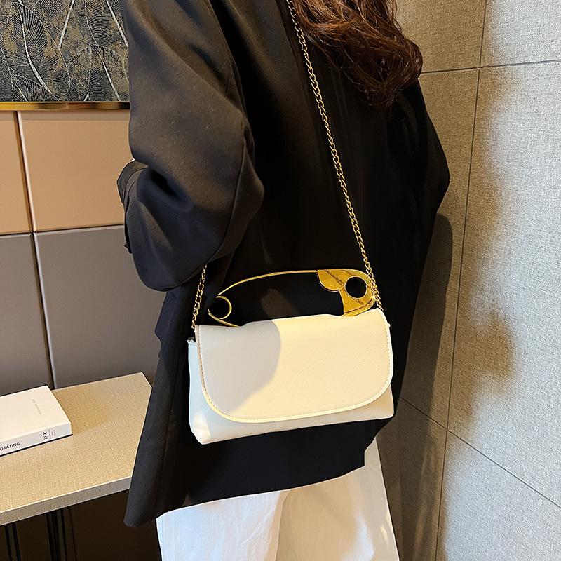 Simple and fashionable shoulder bag for women 2025 summer new simple casual fashion small square bag retro messenger bag for women