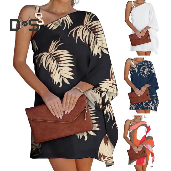Letní dámské šaty s jedním netopýřím rukávem, odhalující rameno, s nepravidelným potiskem, šikmým výstřihem, volné, s řetízkovou dekorací, dovolenkové plážové minišaty