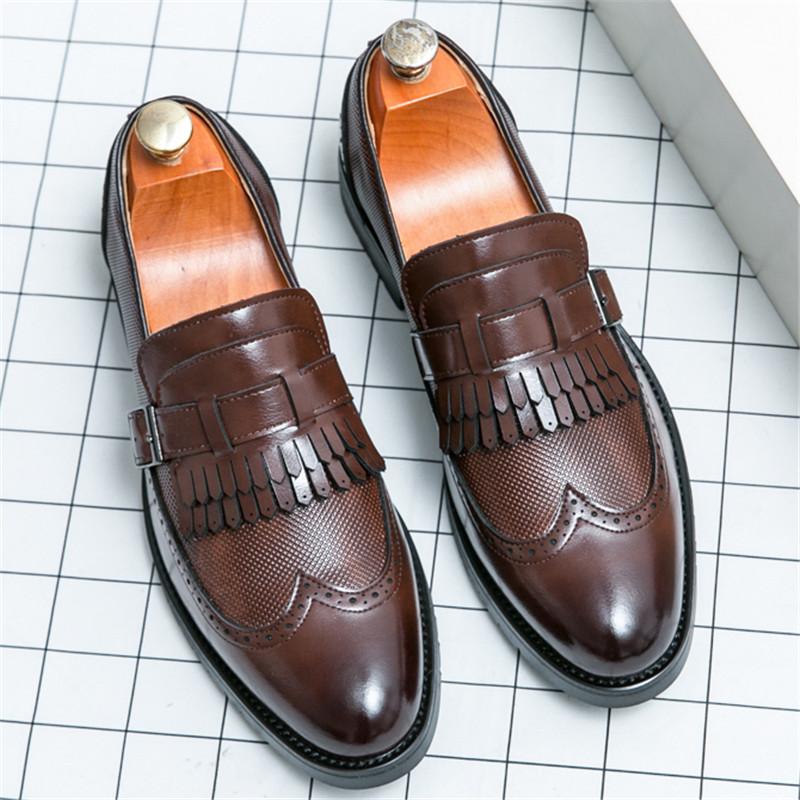 

Лоферы с кисточками Новые мужские коричневые остроносые лакированные броги Повседневная обувь Свадебное платье Выпускной вечер Обувь Zapatos Hombre 38