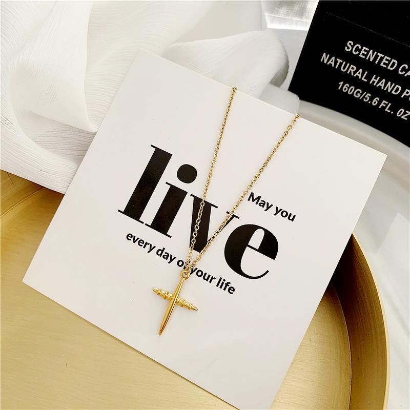 

Retro European and American Street Style Clavicle Choker Necklace - Fashionable Women s Accessories золотой