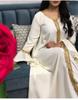 Muslimische Kleidung Malayischer Lotusblattärmel Besticktes Goldspitzenkleid für Damen