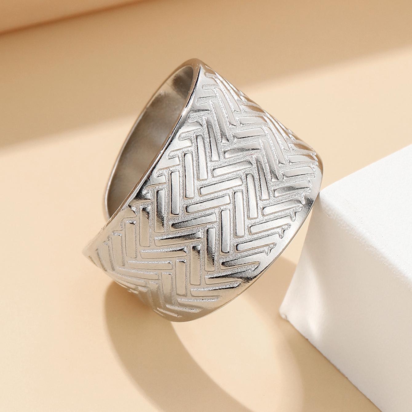 Unisex Geometric Wide Band Titanium Steel Ring - Retro Style, Multi-Layered Design
