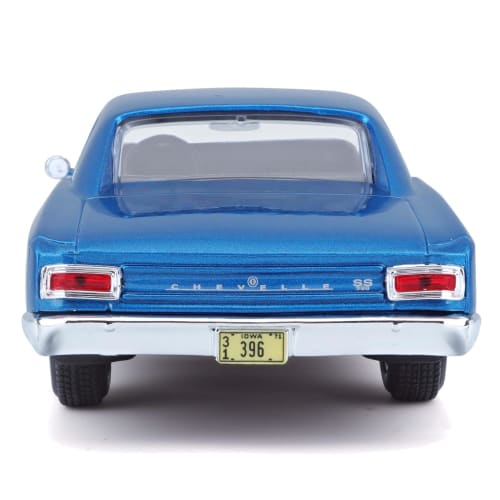 Maisto 1/24 scale diecast model of the 1966 Chevrolet Chevelle SS 396 in blue (product number 31960 BU)