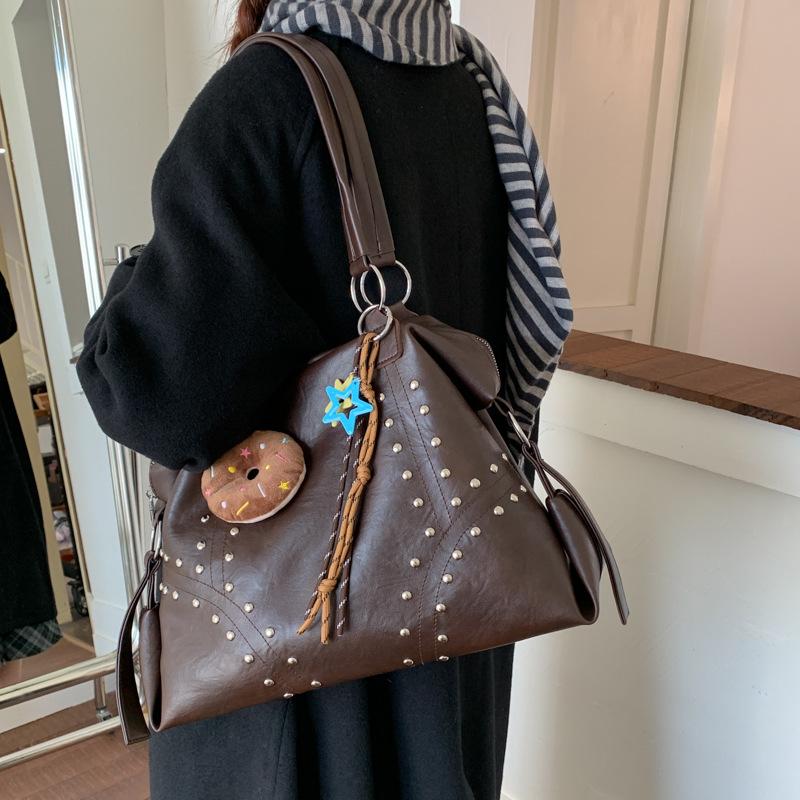 Retro Portable Locomotive Bag Women's 2025 New Trendy Fashion Niche Tote Bag High-end Large-capacity Armpit Bag