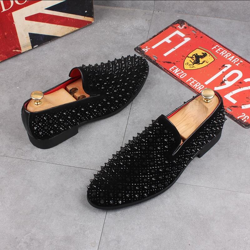 Fashion Personalized Foot Set Loafers Willow Spikes Men's Studded Leather Shoes Korean Hair Stylist Bean Shoes Handmade Dress Shoes A8