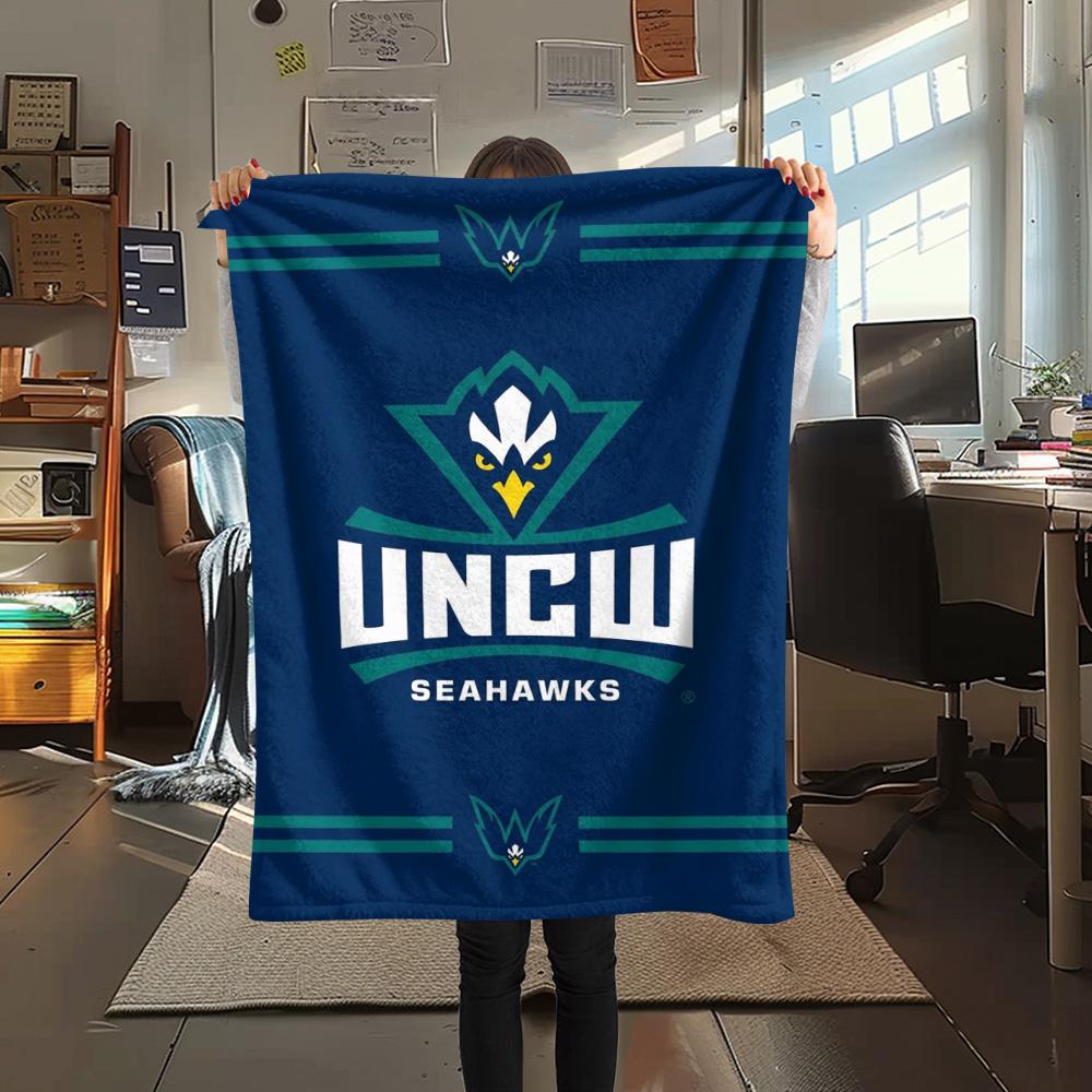 UNC Wilmington Seahawks Print Flannel Blanket High Quality Warm Comfortable Cover for All Seasons Perfect for Gifts Home Decor