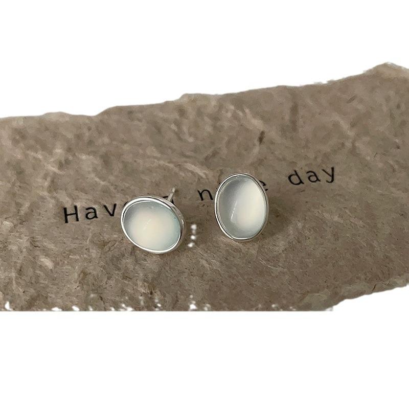 Small Oval Opal Stud Earrings Women'S Niche Retro Simple Personality Fashion Trend Temperament Versatile Earrings