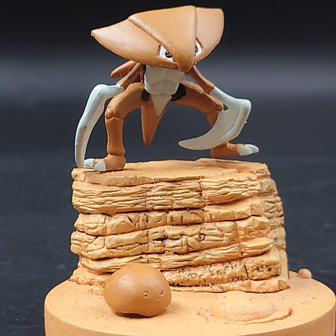 

[Б/У] Томми 3D Книжка-картинка Покемон Кабуто Кабутопс Фигурка