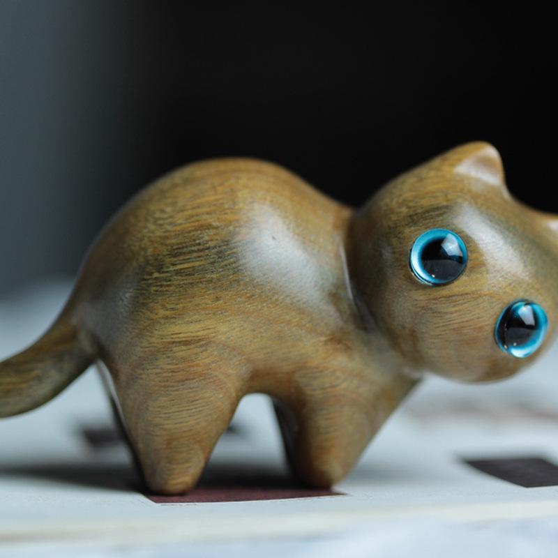 Green Sandalwood Cat Ornament - Solid Wood Hand-Carved Kitten for Home or Car Décor