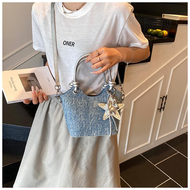 Popular Bags Women's New Summer Versatile Messenger Bags Casual Portable Bucket Bags