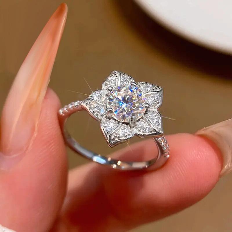 Lady, small fresh Mori ring, camellia lily Korean version jewelry, light luxury commuter style daily style