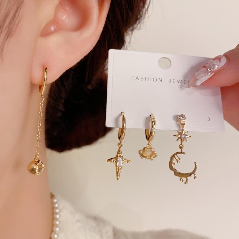 Stylish Irregular Four-Piece Ear Cuff Set: European and American Fashion Luxury Accessories