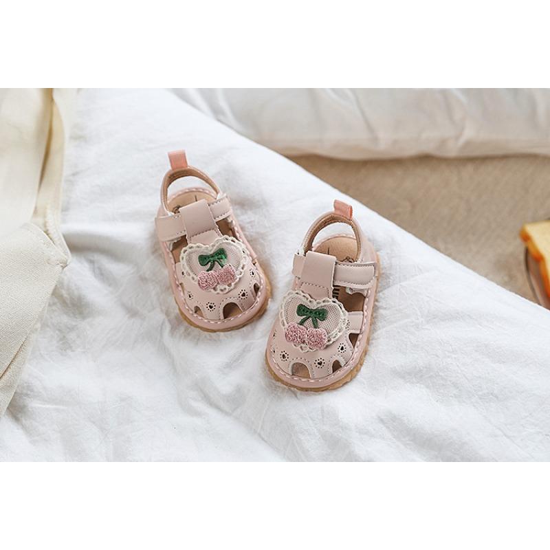 Summer New One-year-old Girls' Infant Shoes Squeaky Sandals Little Girl Princess Baby Soft Sole Closed-toe Walking Shoes