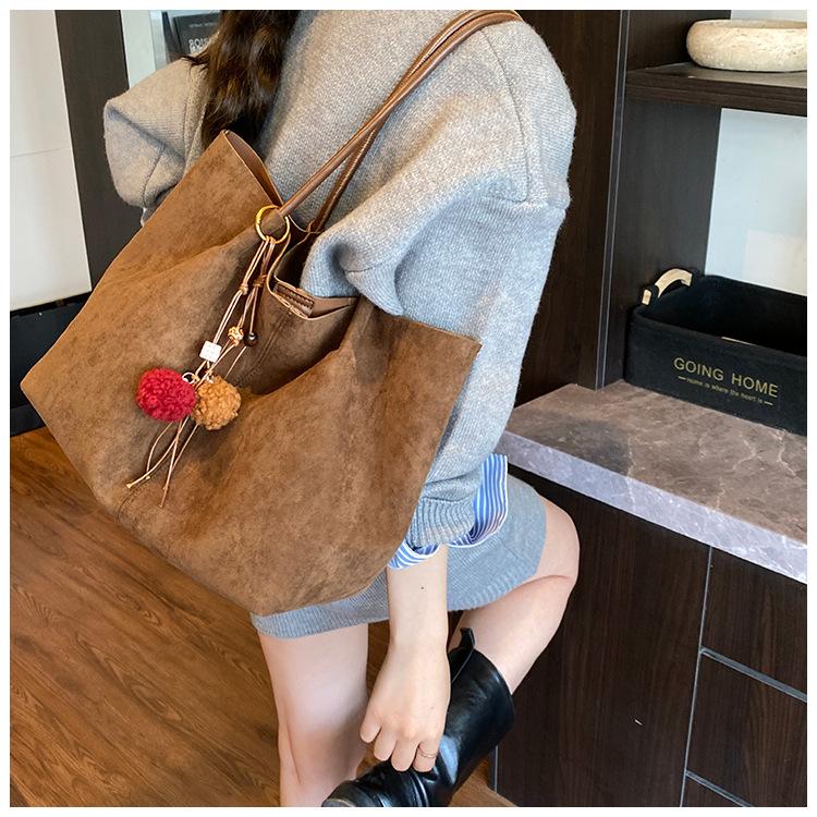 New Suede Commuter Large Capacity Tote Bag 2025 Women's Casual Simple Versatile Ins Shoulder Bag