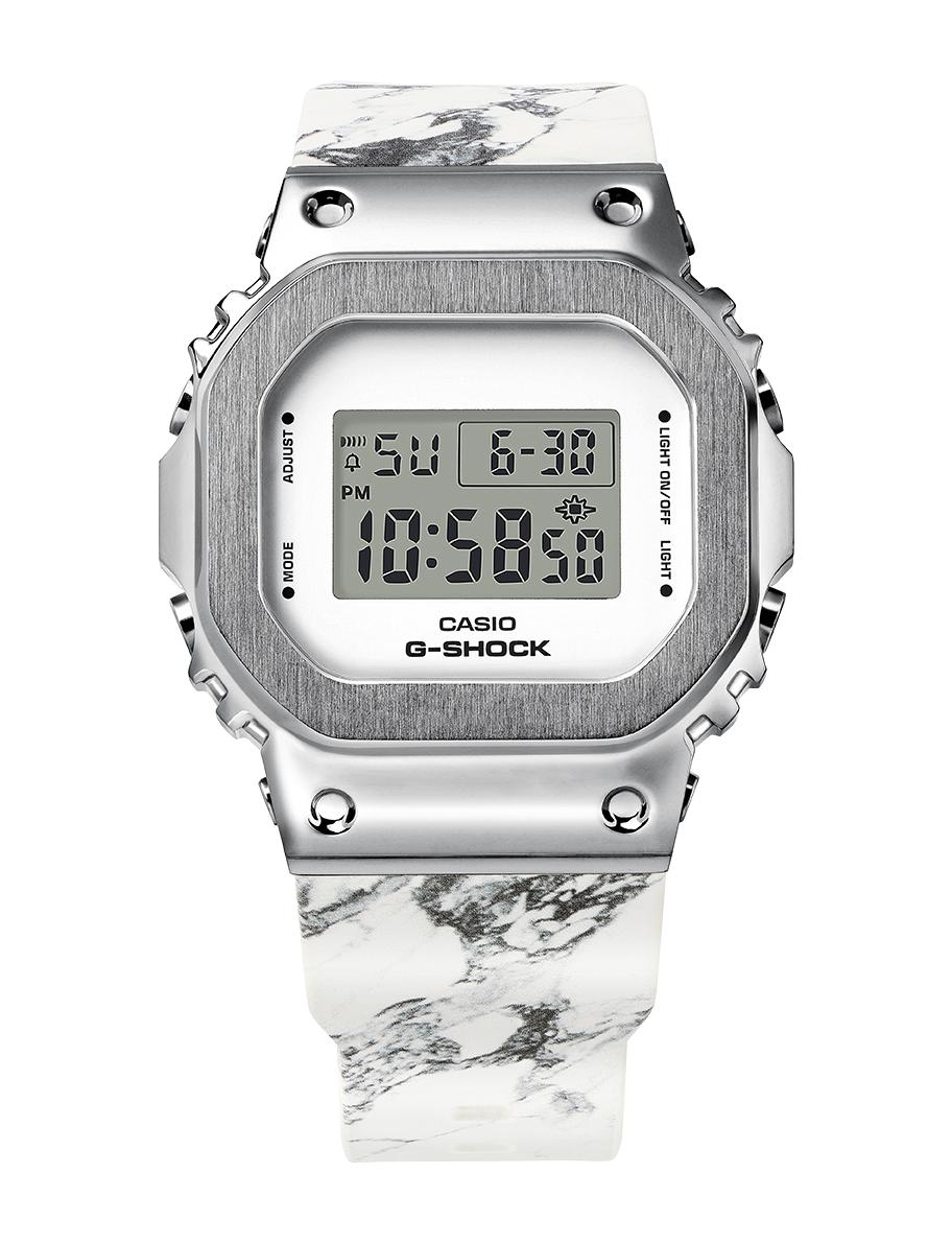 Casio G-SHOCK Men s Stainless Steel 200M Water Resistant Shock Resistant Alarm Quartz Watch GM-S5600MA-7 белый