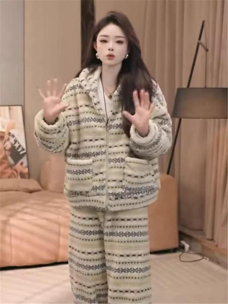 Women's 2025 Winter Hooded Coral Fleece Pajama Set - Cozy, Fashionable, Versatile, High-End Homewear