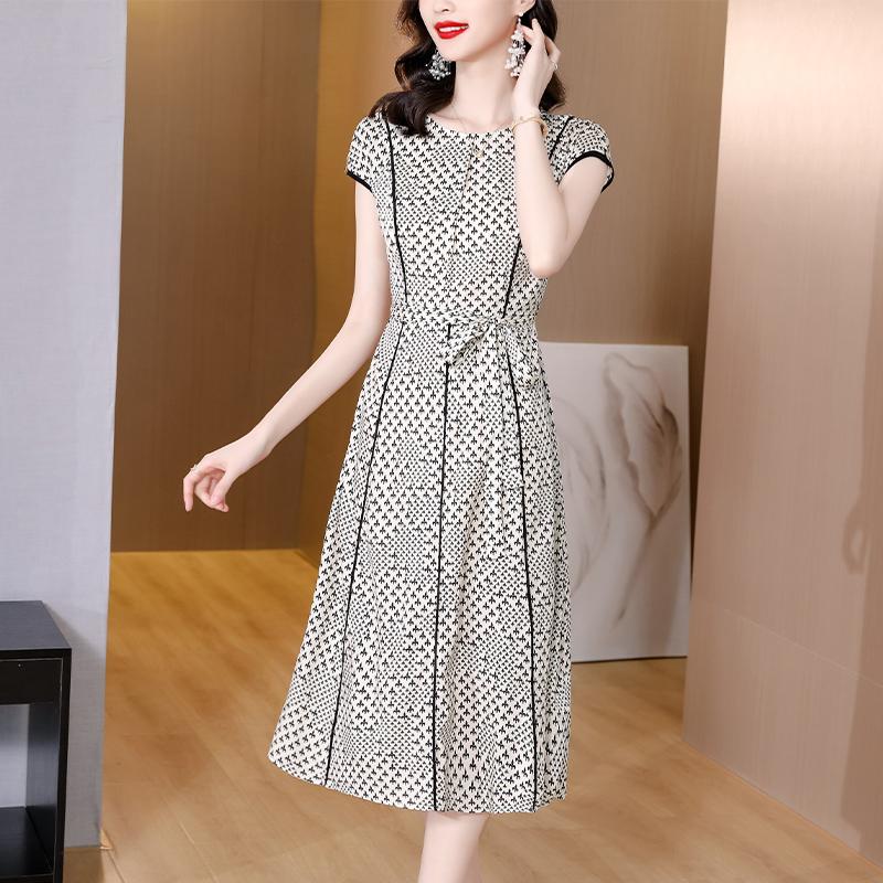 Chic Round Neckline Long Dress with Vintage Floral Print for Women